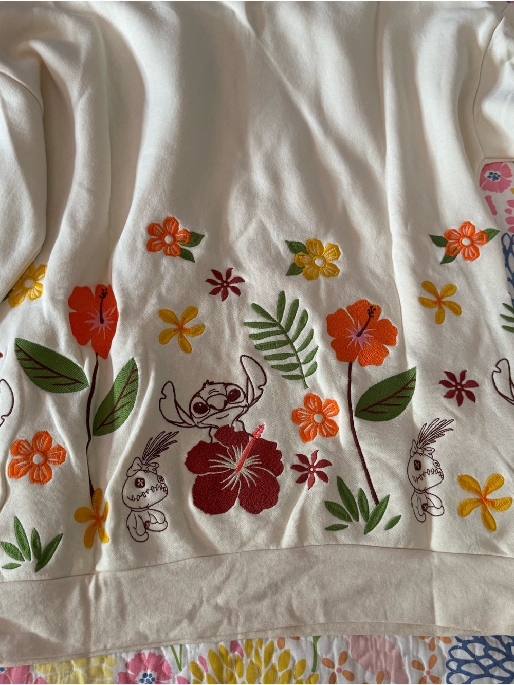 NWT small Disney Lilo & Stitch Floral Crewneck - Picture 8 of 8